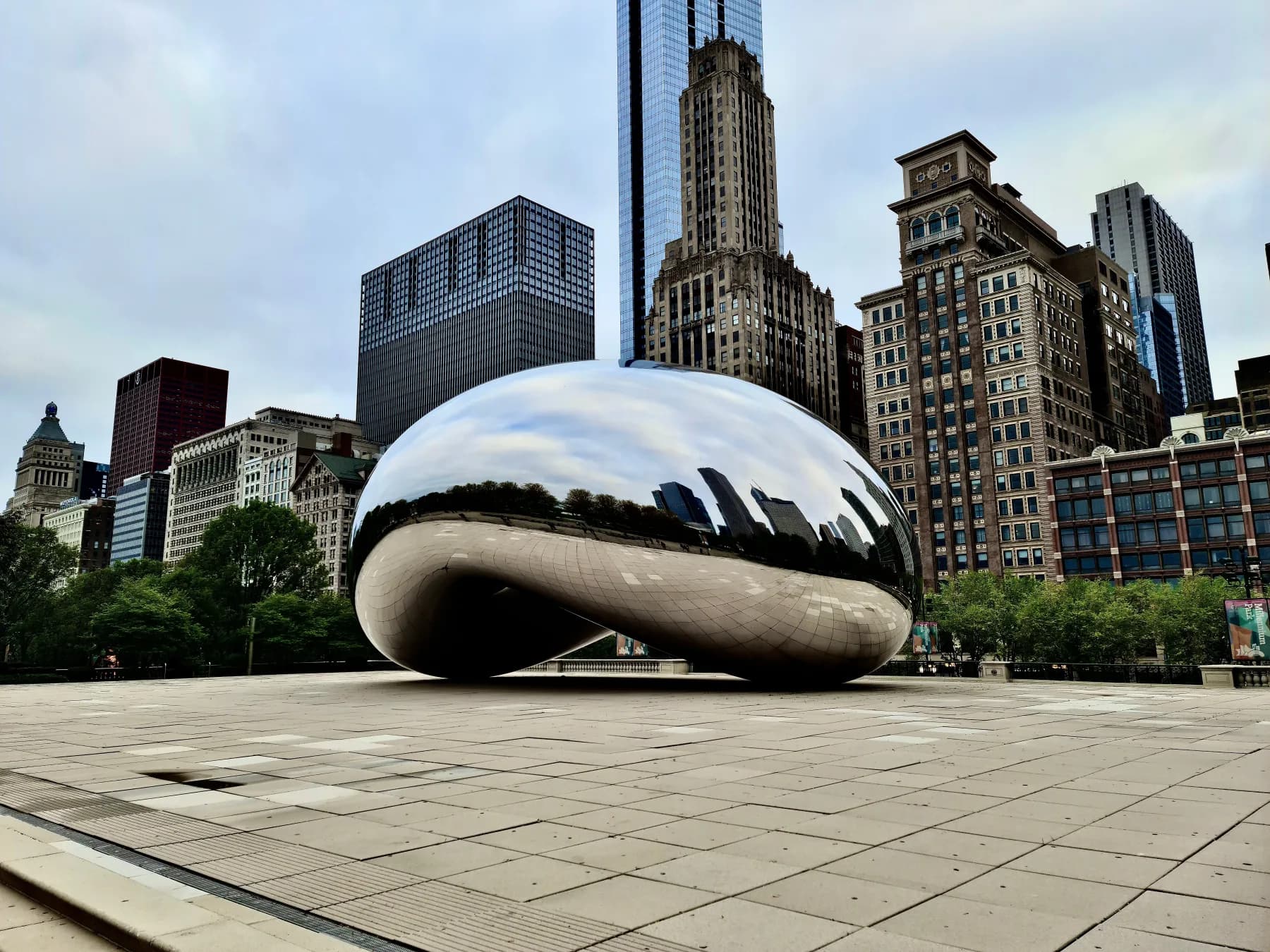Cloud Gate reflecting the Chicago skyline