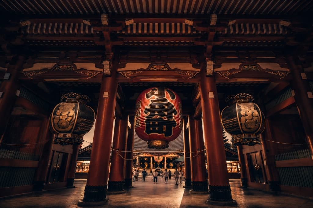 Illuminated red chochin lanterns at Sensō-ji Kaminarimon Gate in Asakusa, Tokyo
